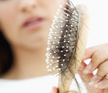 اپنے بالوں کو گاڑھا کرنے کا طریقہ کیسے؟